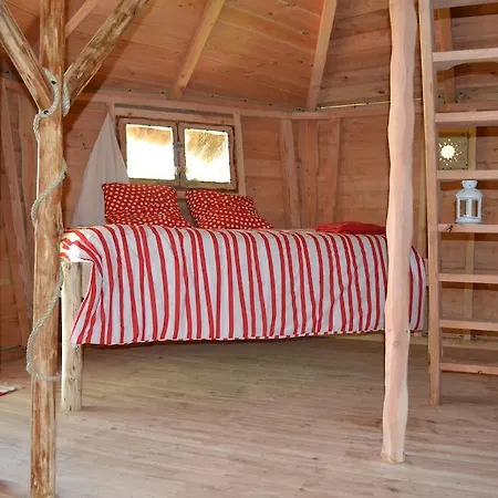 Cabanes Et Yourtes De La Vallee De L'ance