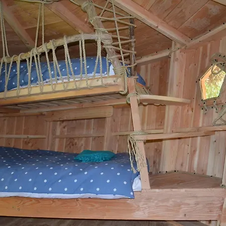 Guest house Cabanes Et Yourtes De La Vallee De L'ance
