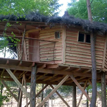 Guest house Cabanes Et Yourtes De La Vallee De L'ance *