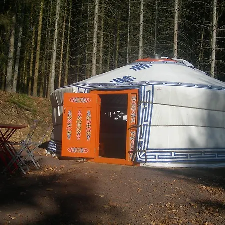 Guest house Cabanes Et Yourtes De La Vallee De L'ance *