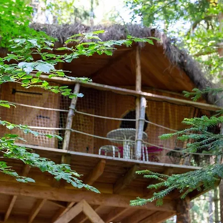 Guest house Cabanes Et Yourtes De La Vallee De L'ance *