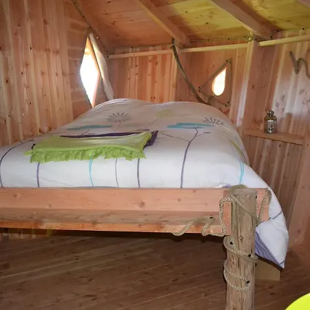 Maison d'hôtes Cabanes Et Yourtes De La Vallée De L'ance